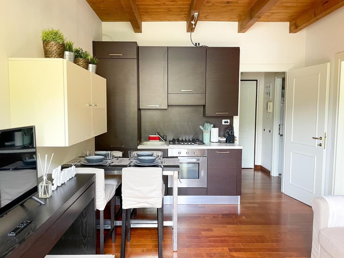Regina Di Laglio - Free Parking, Garden, Lake View Экстерьер фото